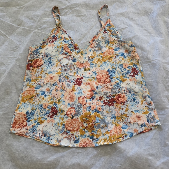 SHEIN Tops - Cottagecore Fairycore Floral V-Neck Spaghetti Strap Camisole Tank